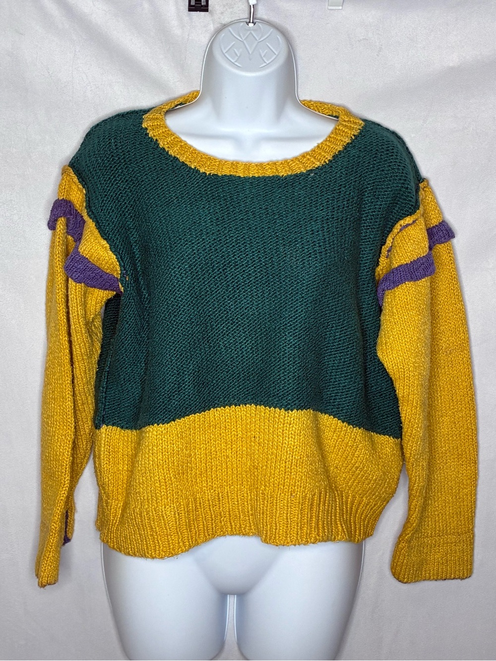 Vintage Apogee 80’s Colorblock Crewneck Sweater in Green and Mustard size Medium
